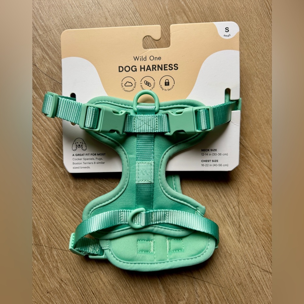 NWT Wild One Adjustable Comfort Dog Harness in color Seafoam - Size Small